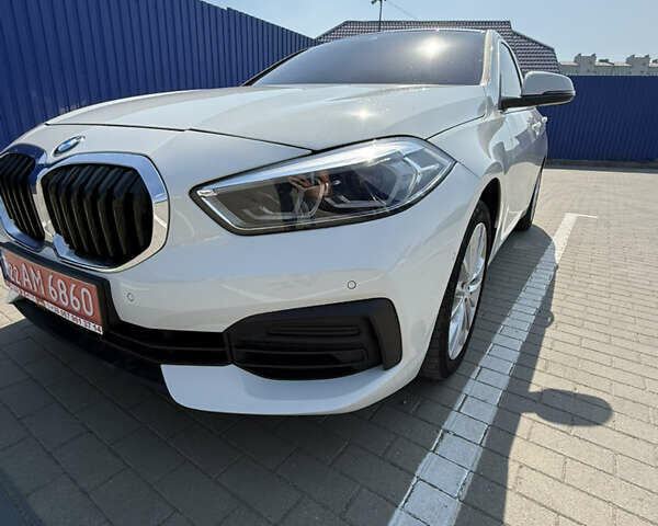 Белый БМВ 1 Серия, объемом двигателя 2 л и пробегом 38 тыс. км за 23200 $, фото 1 на Automoto.ua