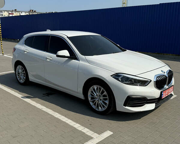 Белый БМВ 1 Серия, объемом двигателя 2 л и пробегом 38 тыс. км за 22700 $, фото 1 на Automoto.ua