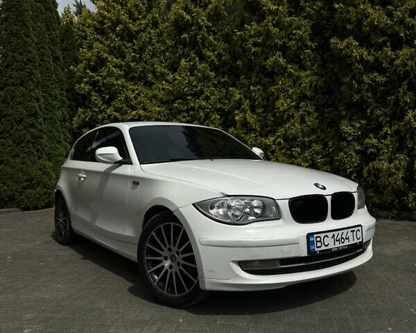 Белый БМВ 1 Серия, объемом двигателя 2 л и пробегом 260 тыс. км за 5650 $, фото 1 на Automoto.ua