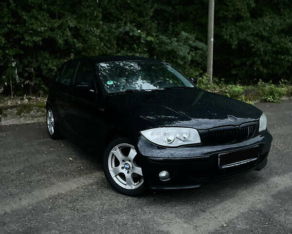 Черный БМВ 1 Серия, объемом двигателя 2 л и пробегом 313 тыс. км за 3060 $, фото 1 на Automoto.ua