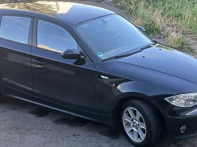 Черный БМВ 1 Серия, объемом двигателя 1.6 л и пробегом 310 тыс. км за 5800 $, фото 1 на Automoto.ua