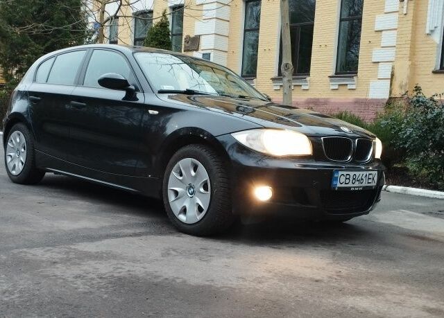 Чорний БМВ 1 Серія, об'ємом двигуна 2 л та пробігом 205 тис. км за 5600 $, фото 1 на Automoto.ua