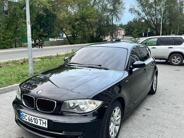 Черный БМВ 1 Серия, объемом двигателя 2 л и пробегом 272 тыс. км за 8000 $, фото 1 на Automoto.ua