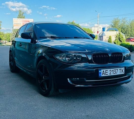 Черный БМВ 1 Серия, объемом двигателя 2 л и пробегом 210 тыс. км за 6800 $, фото 1 на Automoto.ua