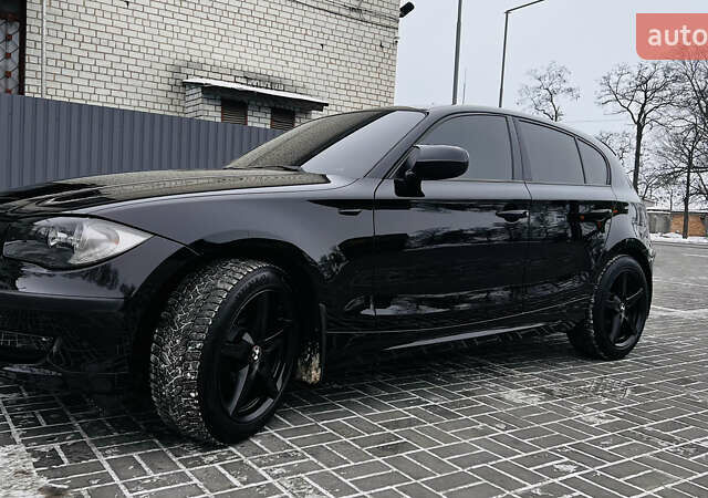 Черный БМВ 1 Серия, объемом двигателя 2 л и пробегом 208 тыс. км за 7000 $, фото 1 на Automoto.ua