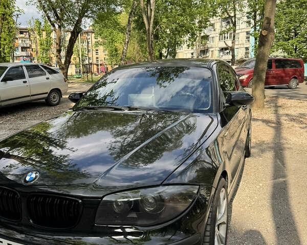 Черный БМВ 1 Серия, объемом двигателя 2 л и пробегом 257 тыс. км за 6750 $, фото 1 на Automoto.ua