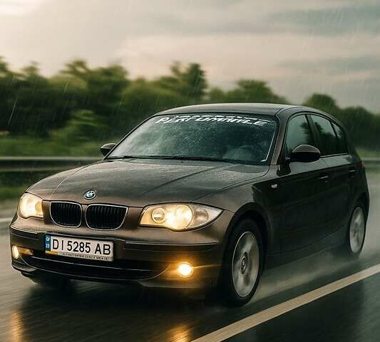 БМВ 1 Серия 2005 в Вараш (Кузнецовск) на Automoto.ua Коричневый БМВ 1 Серия, объемом двигателя 2 л и пробегом 204 тыс. км за 7500 $, фото 1 на Automoto.ua