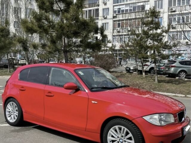 Красный БМВ 1 Серия, объемом двигателя 2 л и пробегом 200 тыс. км за 6700 $, фото 1 на Automoto.ua