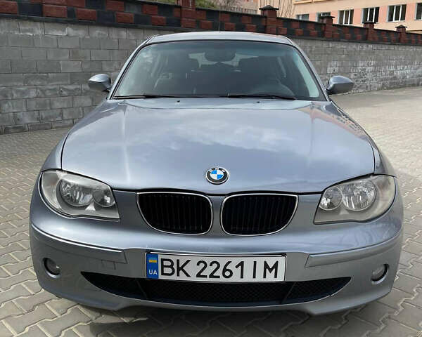 Серый БМВ 1 Серия, объемом двигателя 2 л и пробегом 220 тыс. км за 4300 $, фото 1 на Automoto.ua