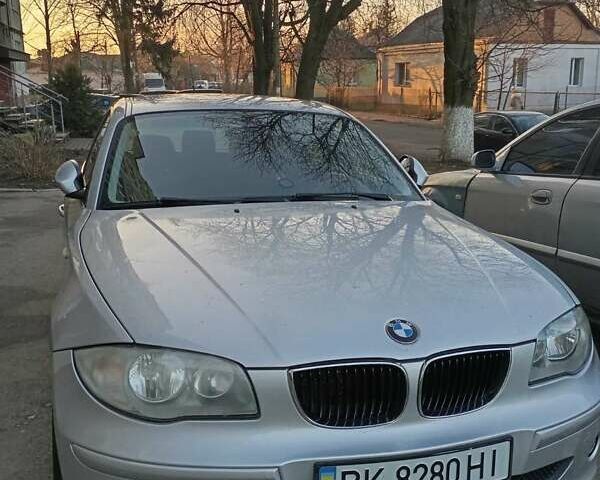 Серый БМВ 1 Серия, объемом двигателя 1.6 л и пробегом 250 тыс. км за 5400 $, фото 1 на Automoto.ua