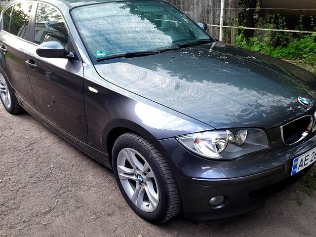 Серый БМВ 1 Серия, объемом двигателя 1.6 л и пробегом 154 тыс. км за 5600 $, фото 1 на Automoto.ua