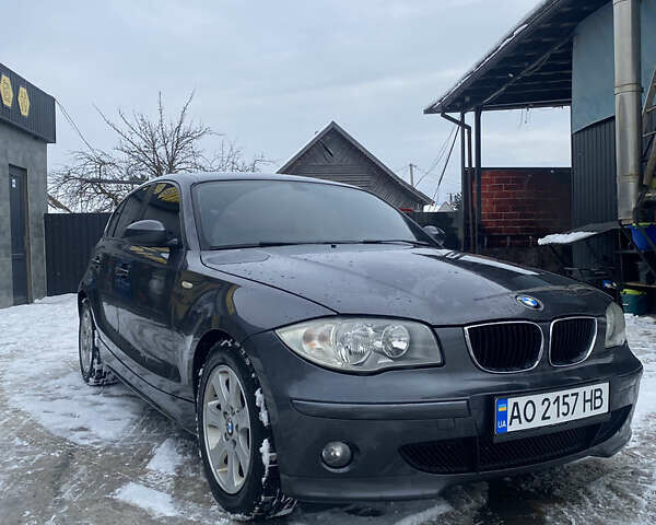 Серый БМВ 1 Серия, объемом двигателя 2 л и пробегом 350 тыс. км за 5400 $, фото 1 на Automoto.ua