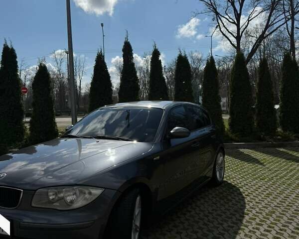 Серый БМВ 1 Серия, объемом двигателя 2 л и пробегом 300 тыс. км за 5490 $, фото 1 на Automoto.ua