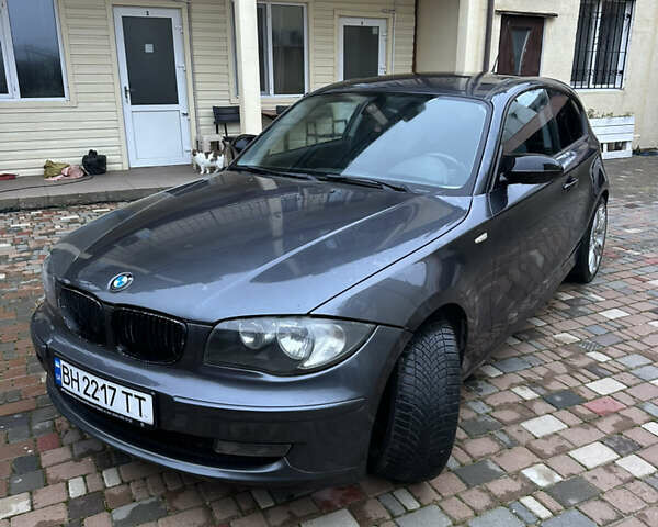 Сірий БМВ 1 Серія, об'ємом двигуна 2 л та пробігом 113 тис. км за 6100 $, фото 1 на Automoto.ua