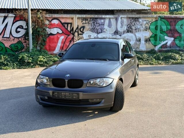 Сірий БМВ 1 Серія, об'ємом двигуна 2 л та пробігом 330 тис. км за 8000 $, фото 1 на Automoto.ua