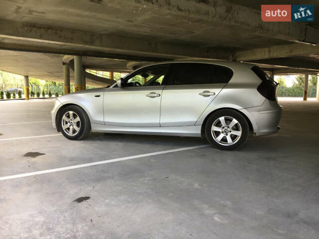 БМВ 1 Серия 2009 в Ужгороде на Automoto.ua Серый БМВ 1 Серия, объемом двигателя 2 л и пробегом 200 тыс. км за 5500 $, фото 1 на Automoto.ua