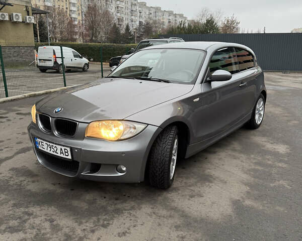 Серый БМВ 1 Серия, объемом двигателя 2 л и пробегом 170 тыс. км за 6300 $, фото 1 на Automoto.ua
