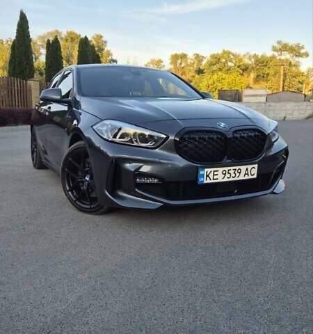 Серый БМВ 1 Серия, объемом двигателя 2 л и пробегом 92 тыс. км за 30500 $, фото 1 на Automoto.ua