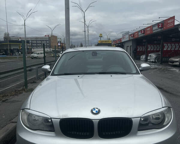 Серый БМВ 1 Серия, объемом двигателя 2 л и пробегом 237 тыс. км за 8300 $, фото 1 на Automoto.ua