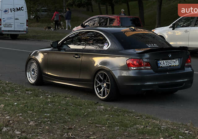 Серый БМВ 1 Серия, объемом двигателя 3 л и пробегом 215 тыс. км за 14500 $, фото 1 на Automoto.ua