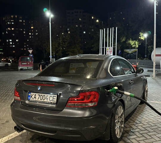 Серый БМВ 1 Серия, объемом двигателя 3 л и пробегом 120 тыс. км за 14000 $, фото 1 на Automoto.ua