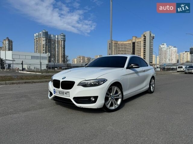 Белый БМВ 2 Серия, объемом двигателя 2 л и пробегом 134 тыс. км за 13200 $, фото 1 на Automoto.ua