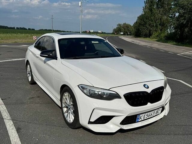 Белый БМВ 2 Серия, объемом двигателя 2 л и пробегом 166 тыс. км за 13000 $, фото 1 на Automoto.ua