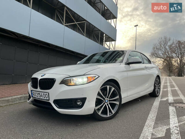 Белый БМВ 2 Серия, объемом двигателя 2 л и пробегом 104 тыс. км за 15300 $, фото 1 на Automoto.ua