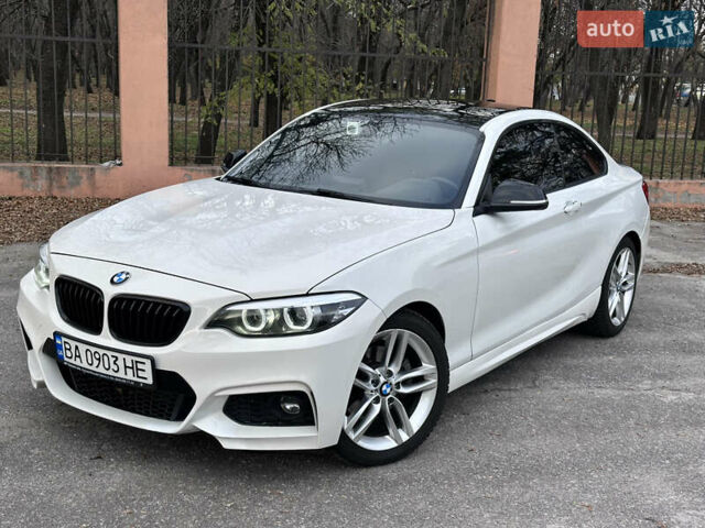 Белый БМВ 2 Серия, объемом двигателя 2 л и пробегом 99 тыс. км за 17500 $, фото 1 на Automoto.ua