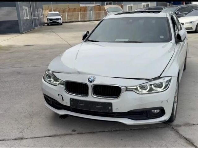 Белый БМВ 3 Серия, объемом двигателя 2 л и пробегом 86 тыс. км за 7600 $, фото 1 на Automoto.ua
