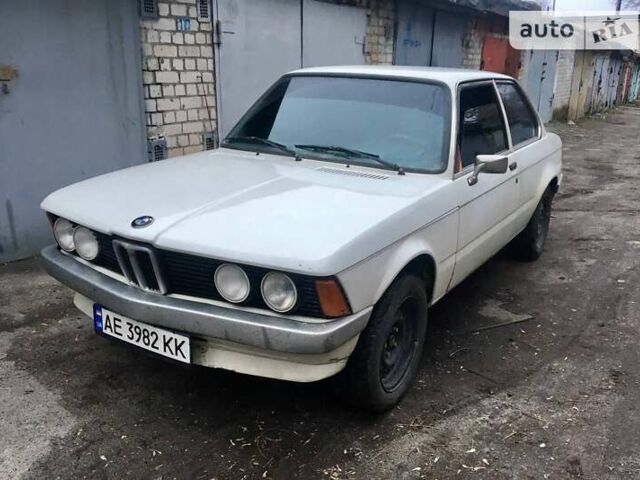 Белый БМВ 3 Серия, объемом двигателя 0 л и пробегом 300 тыс. км за 1100 $, фото 1 на Automoto.ua