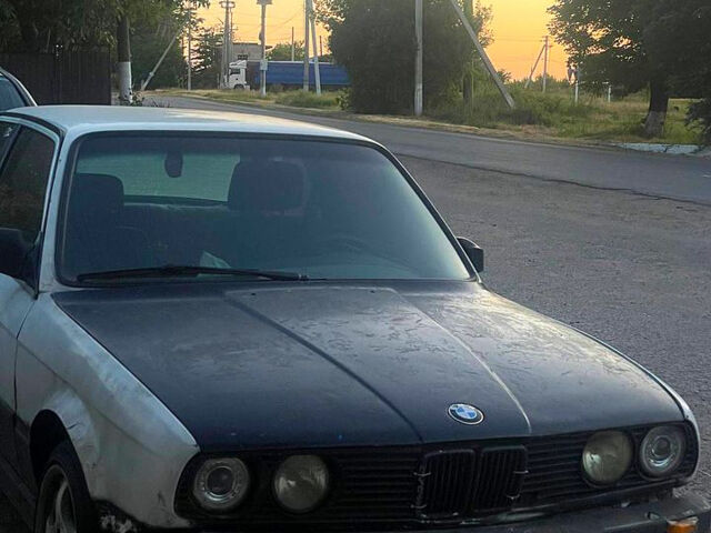 Белый БМВ 3 Серия, объемом двигателя 1.8 л и пробегом 0 тыс. км за 1000 $, фото 1 на Automoto.ua