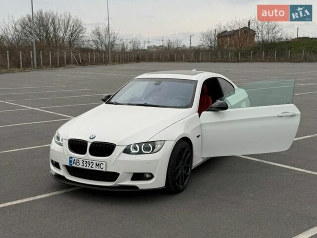 Белый БМВ 3 Серия, объемом двигателя 3 л и пробегом 319 тыс. км за 10000 $, фото 1 на Automoto.ua