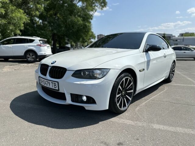 Белый БМВ 3 Серия, объемом двигателя 2 л и пробегом 312 тыс. км за 10000 $, фото 1 на Automoto.ua