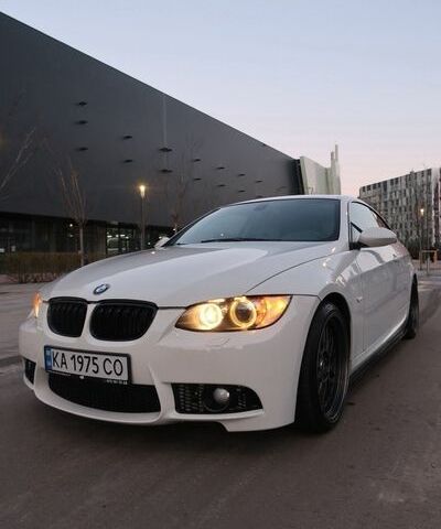 Белый БМВ 3 Серия, объемом двигателя 2.98 л и пробегом 185 тыс. км за 8999 $, фото 1 на Automoto.ua