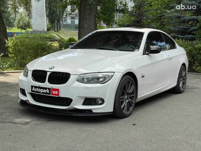 Белый БМВ 3 Серия, объемом двигателя 3 л и пробегом 225 тыс. км за 13490 $, фото 1 на Automoto.ua