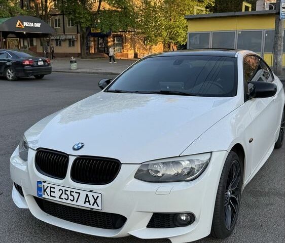 Белый БМВ 3 Серия, объемом двигателя 3 л и пробегом 208 тыс. км за 10300 $, фото 1 на Automoto.ua