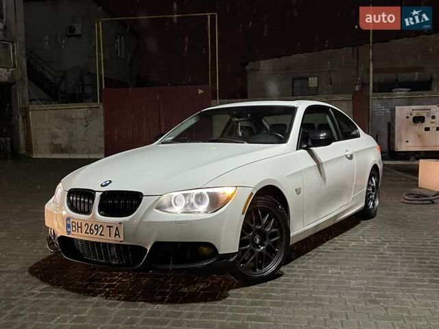 Белый БМВ 3 Серия, объемом двигателя 3 л и пробегом 121 тыс. км за 10399 $, фото 1 на Automoto.ua
