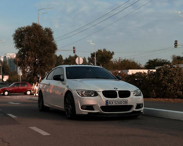 Белый БМВ 3 Серия, объемом двигателя 3 л и пробегом 220 тыс. км за 12850 $, фото 1 на Automoto.ua
