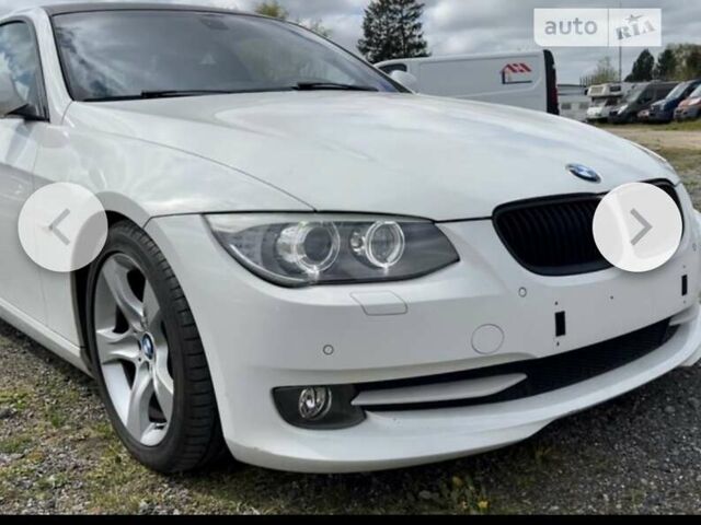 Білий БМВ 3 Серія, об'ємом двигуна 2 л та пробігом 180 тис. км за 13000 $, фото 1 на Automoto.ua
