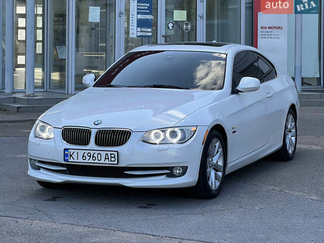 Белый БМВ 3 Серия, объемом двигателя 3 л и пробегом 208 тыс. км за 10800 $, фото 1 на Automoto.ua