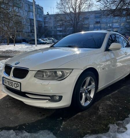 Белый БМВ 3 Серия, объемом двигателя 3 л и пробегом 206 тыс. км за 10000 $, фото 1 на Automoto.ua
