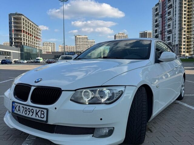 Белый БМВ 3 Серия, объемом двигателя 3 л и пробегом 221 тыс. км за 9800 $, фото 1 на Automoto.ua