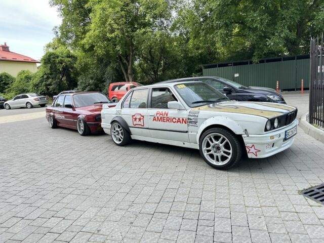 Білий БМВ 3 Серія, об'ємом двигуна 2 л та пробігом 999 тис. км за 5500 $, фото 1 на Automoto.ua