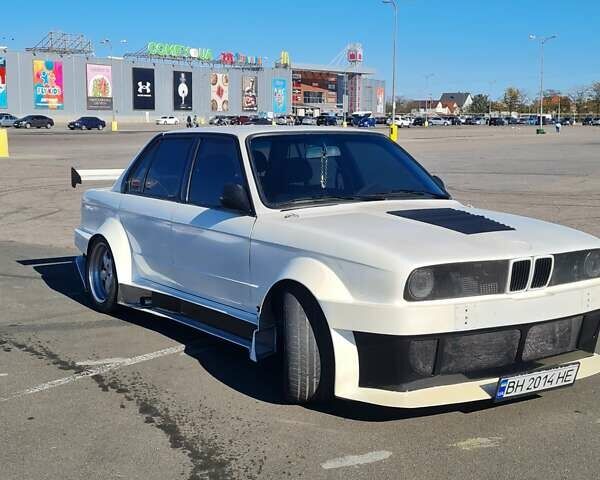 Білий БМВ 3 Серія, об'ємом двигуна 2.5 л та пробігом 200 тис. км за 5000 $, фото 1 на Automoto.ua