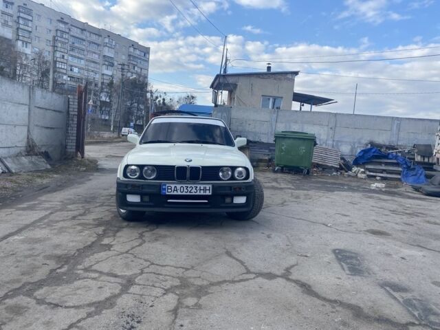 Белый БМВ 3 Серия, объемом двигателя 2.4 л и пробегом 350 тыс. км за 2400 $, фото 1 на Automoto.ua