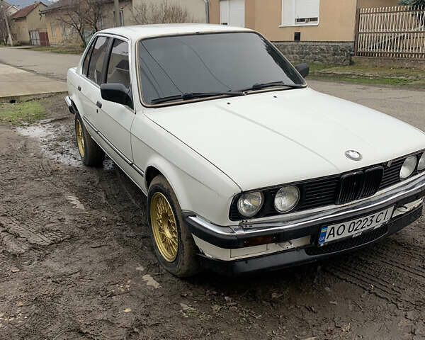 Белый БМВ 3 Серия, объемом двигателя 1.75 л и пробегом 250 тыс. км за 1100 $, фото 1 на Automoto.ua