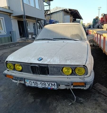 Белый БМВ 3 Серия, объемом двигателя 2.4 л и пробегом 400 тыс. км за 800 $, фото 1 на Automoto.ua