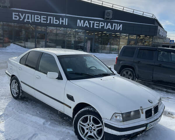 Белый БМВ 3 Серия, объемом двигателя 1.6 л и пробегом 420 тыс. км за 1650 $, фото 1 на Automoto.ua