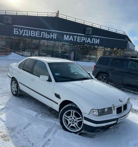 Белый БМВ 3 Серия, объемом двигателя 1.6 л и пробегом 420 тыс. км за 1350 $, фото 1 на Automoto.ua